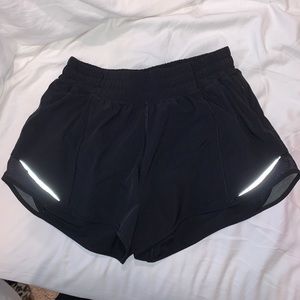 Lululemon Hotty Hot Short II Long 4"